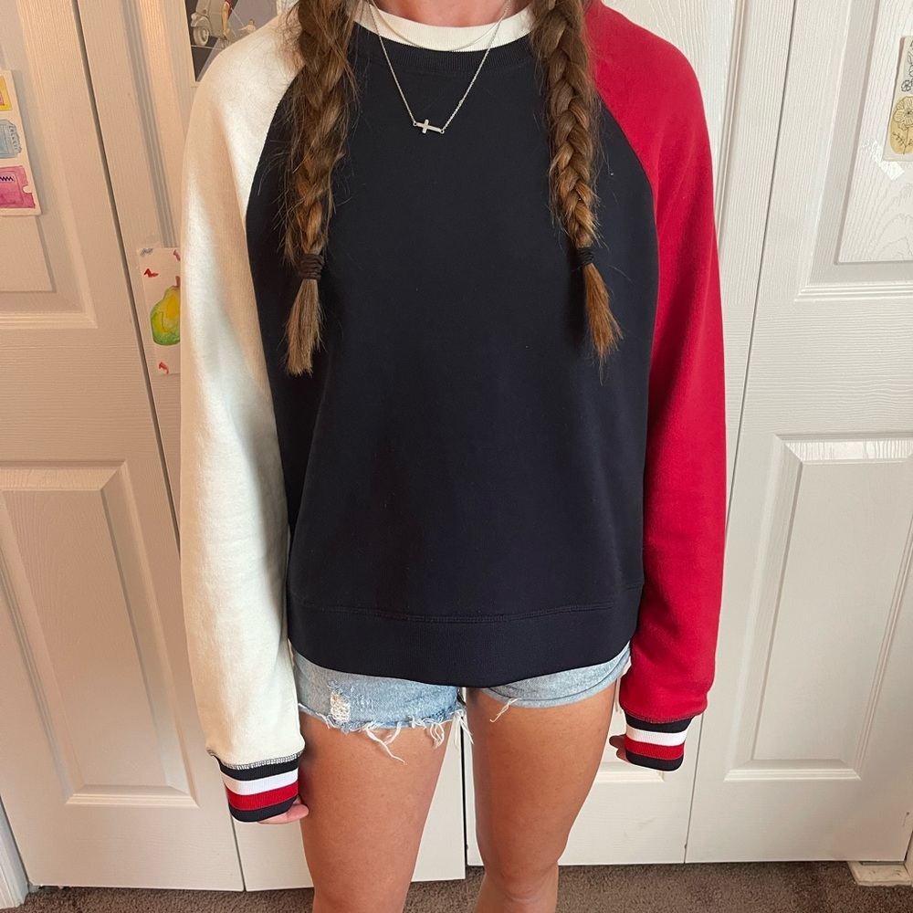 Tommy Hilfiger women’s small sweatshirt